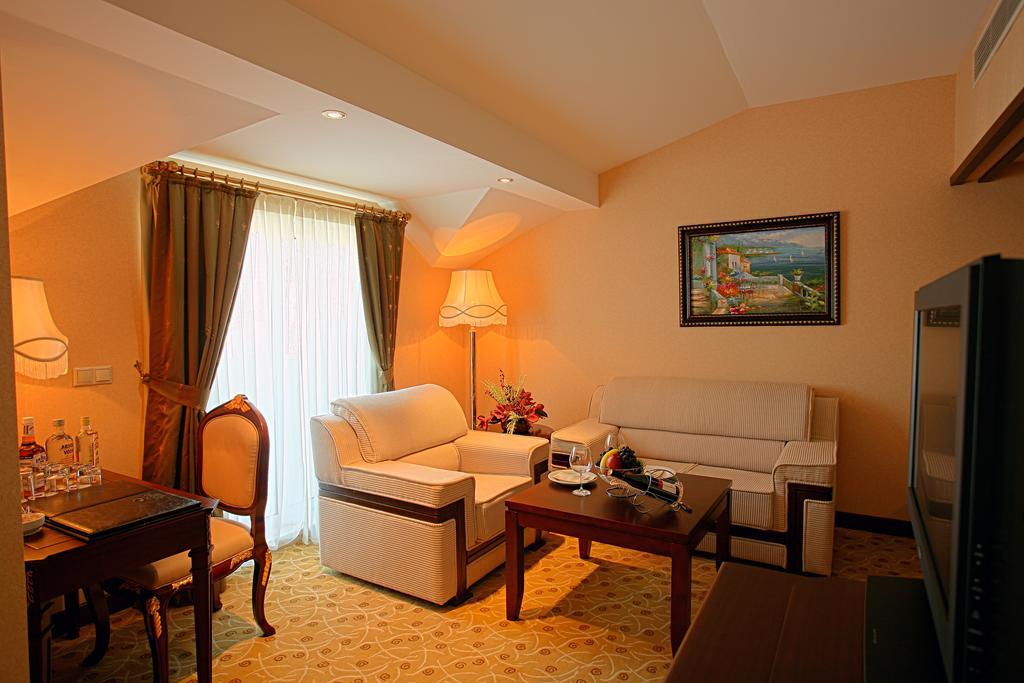 Latanya Palm & Spa Airport Antalya Exterior photo